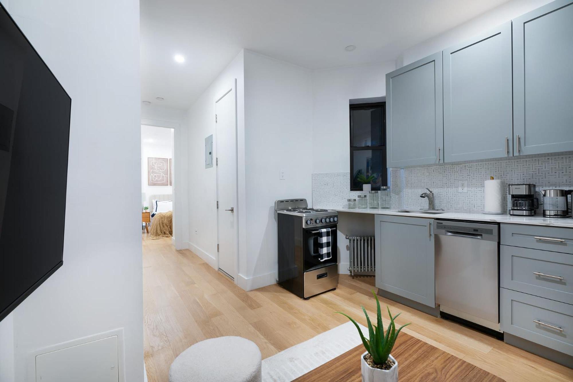 1290-3 New Renovated 2 Bedrooms In Ues Apartment *
